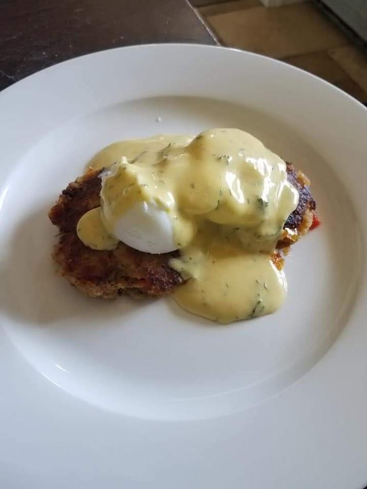 Eggs benedict with hollandaise sauce