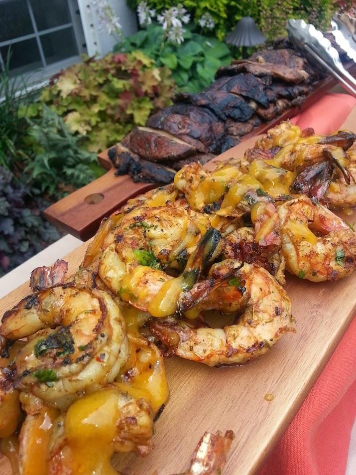 Grilled shrimp skewers with peppers