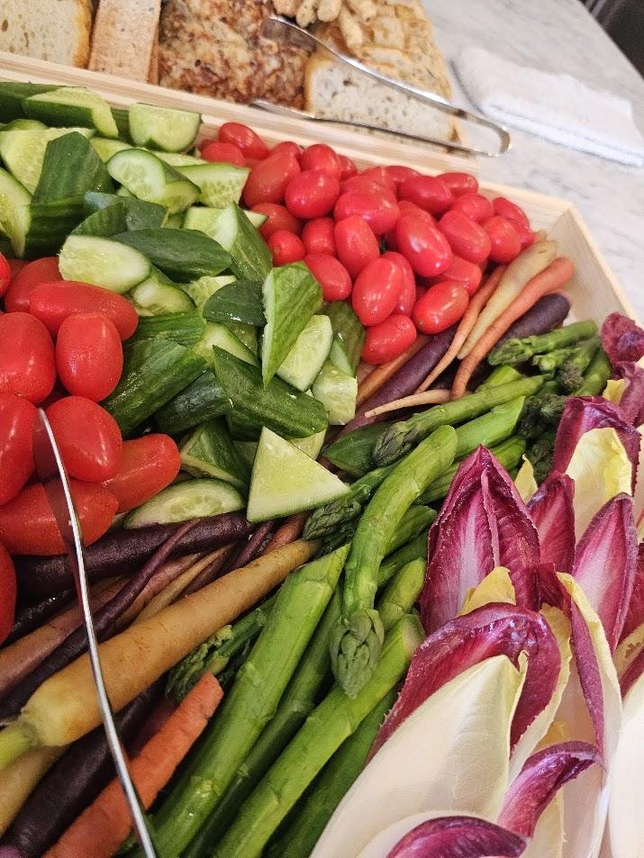 Colorful vegetable platter with bread