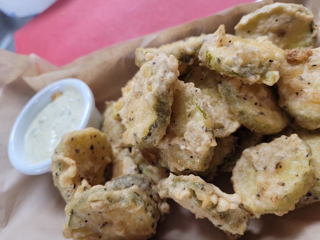 Fried shrimp with dipping sauce